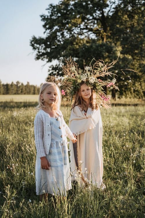 Midsommar med barn: kransen, stången och ljuset